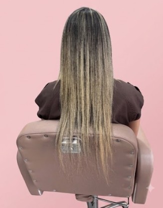 Antes do mega hair — cabelo loiro médio